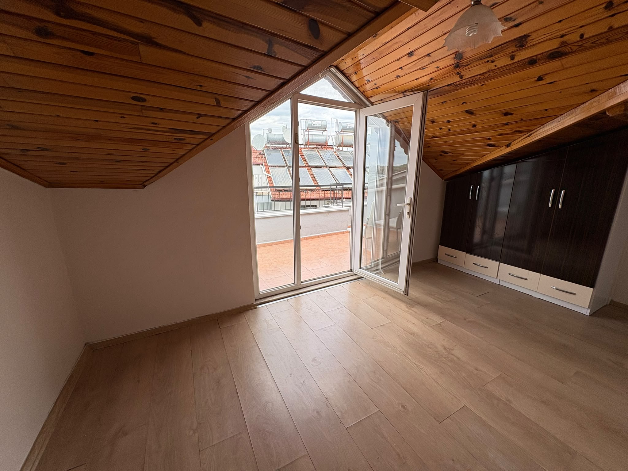 DY GAYRİMENKUL'DEN  DENİZ MANZARALI 3+1 KİRALIK DAİRE - 4